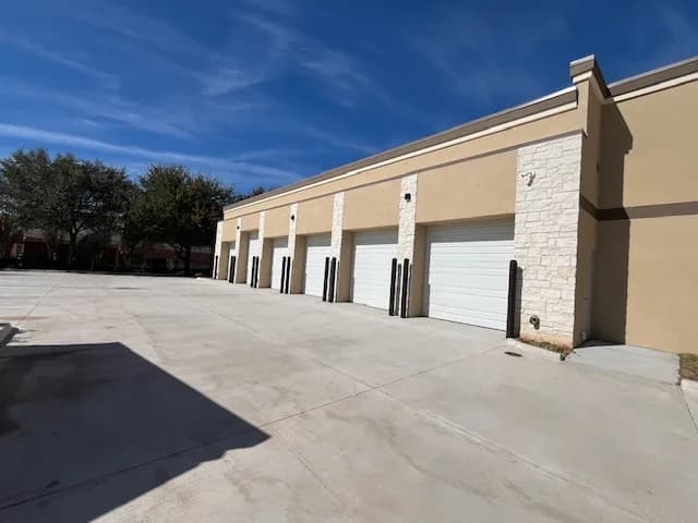 Finished commercial office built by Drakon Builders